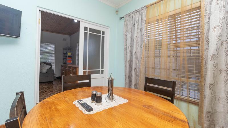 5 Bedroom Property for Sale in De Kuilen Western Cape